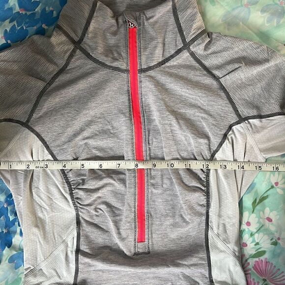 Lululemon Run Wild 1/2 Zip Lace Panel Side Pullover - Picture 2 of 9